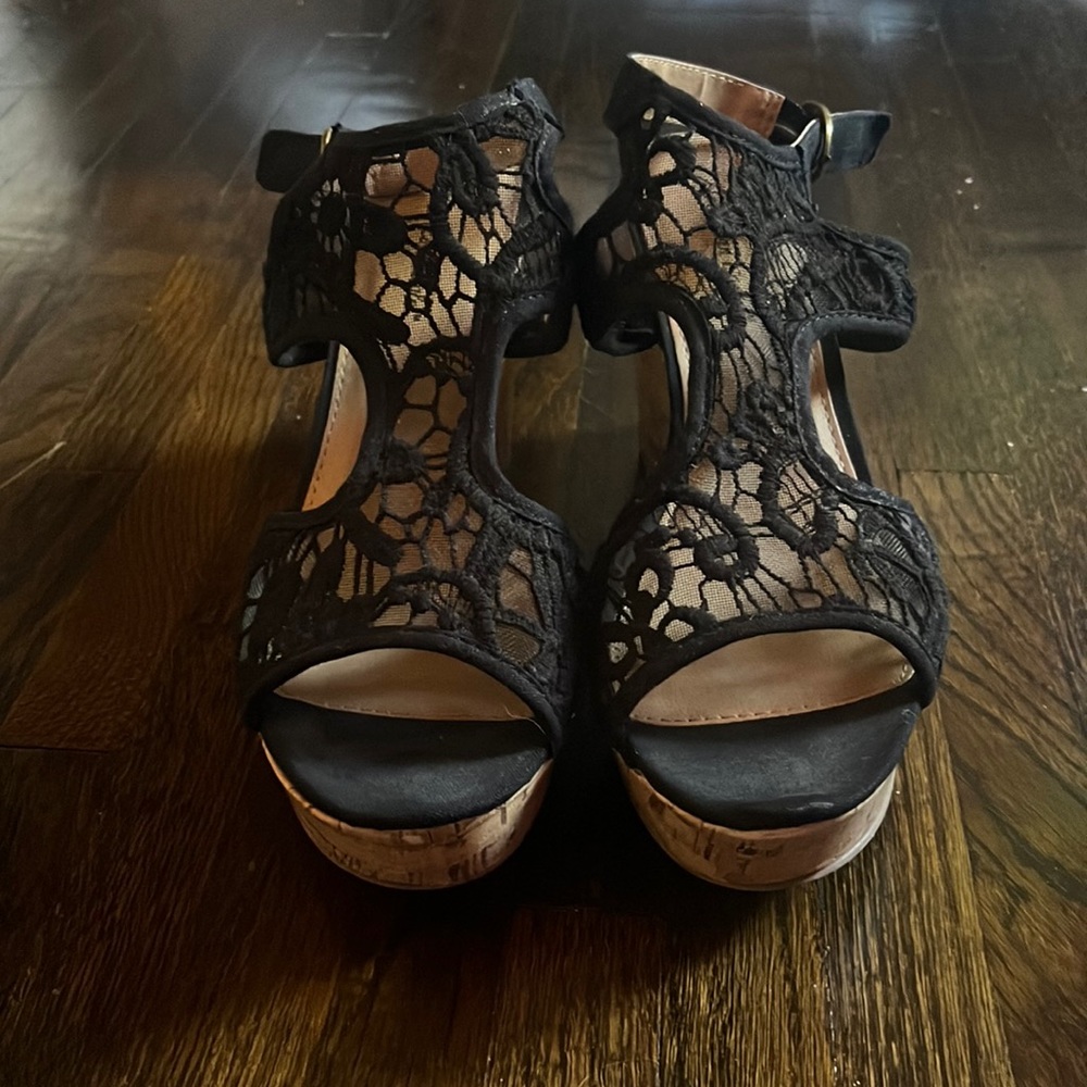 American Eagle Black Wedge Sandals, Heels, Strappy Boho Lace Cork